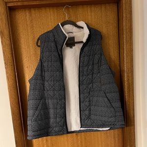 Puffer vest with fleece lining